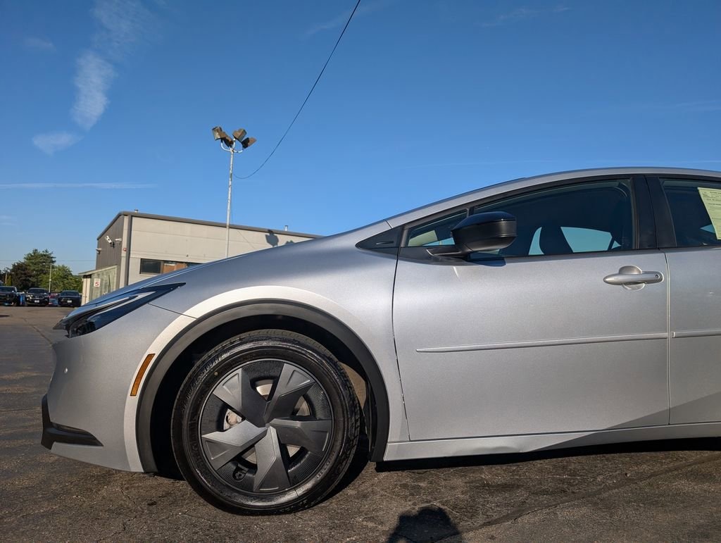 Used 2024 Toyota Prius Prime SE Hatchback