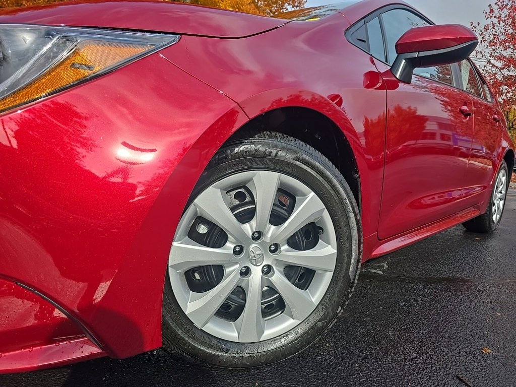 2025 Toyota Corolla LE photo 2