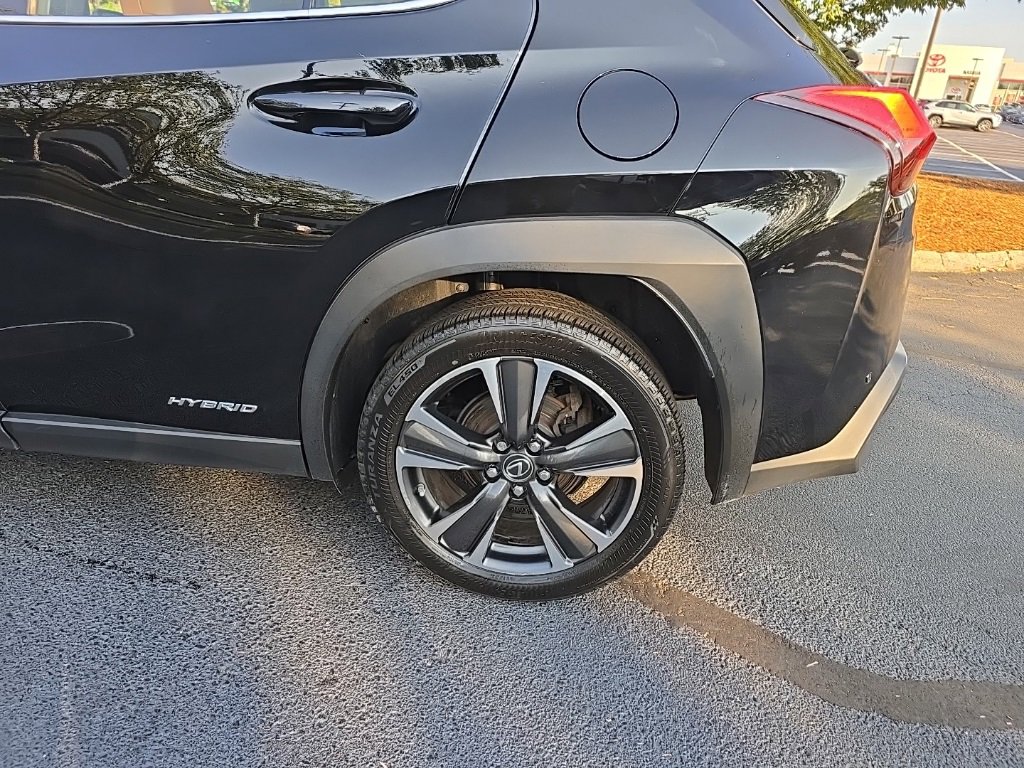 2020 Lexus UX 250h Premium photo 3