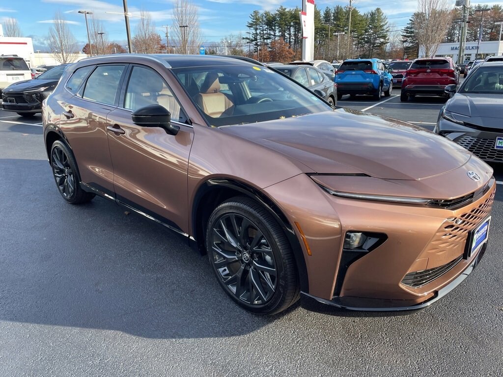 Used 2025 Toyota Crown Signia Limited Sport Utility