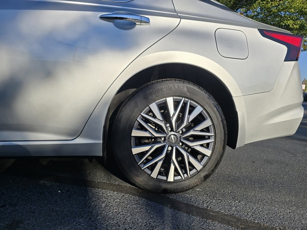 Used 2023 Nissan Altima 2.5 SV Sedan