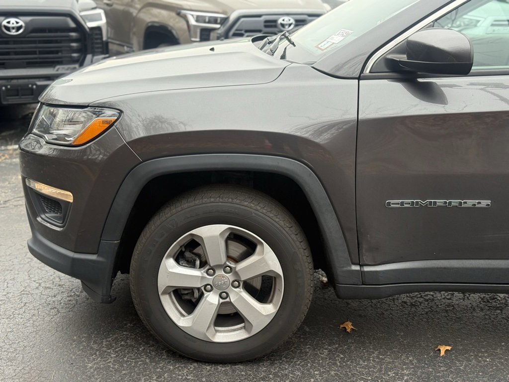 2021 Jeep Compass Latitude photo 2