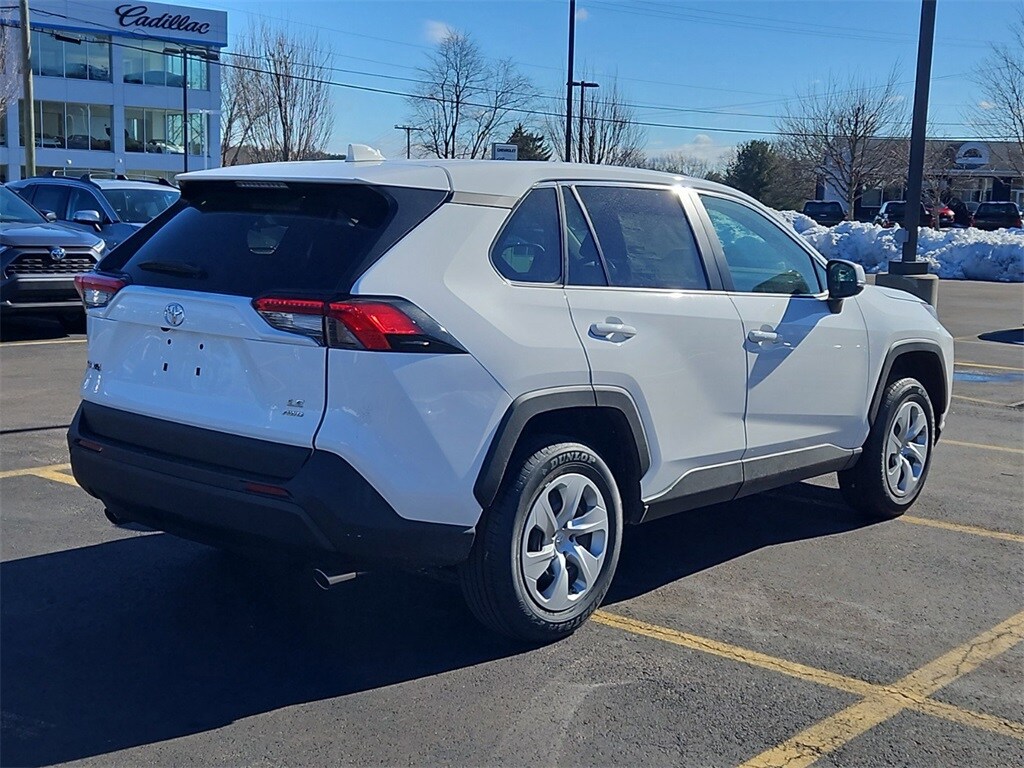 2025 Toyota RAV4 LE photo 2