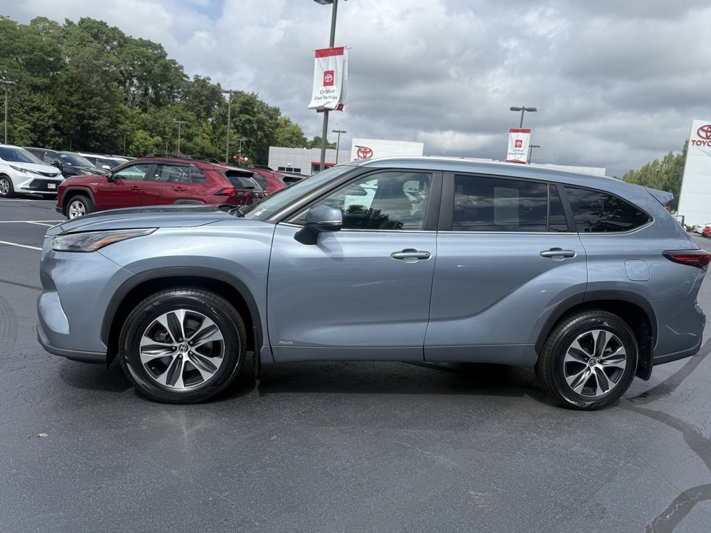 2023 Toyota Highlander Hybrid XLE photo 2