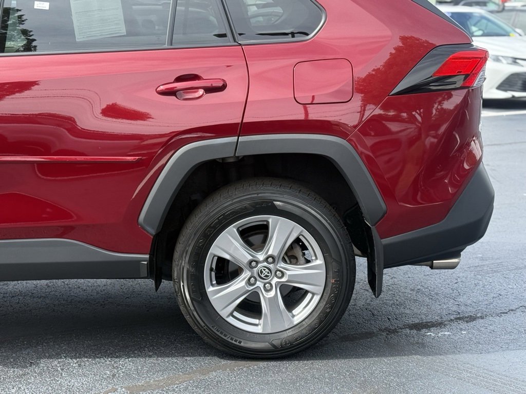 2022 Toyota RAV4 XLE photo 2