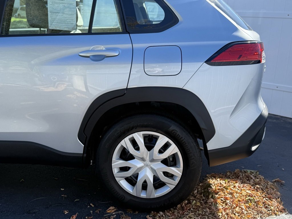 2023 Toyota Corolla Cross L photo 3