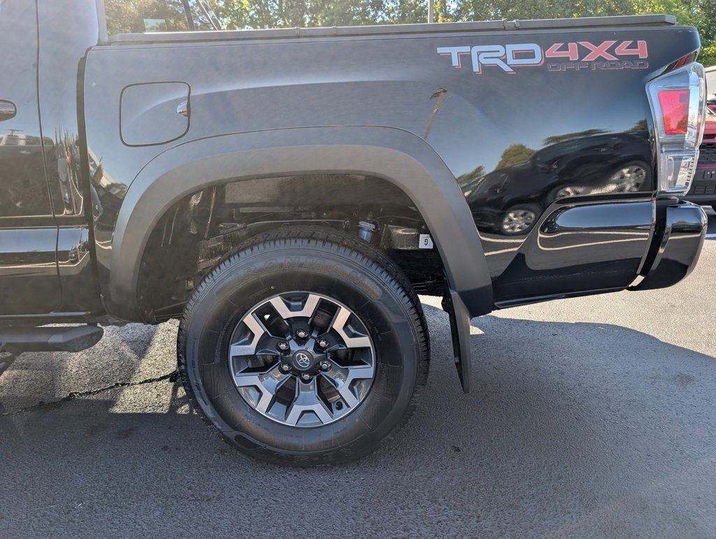 2023 Toyota Tacoma TRD Off-Road photo 3