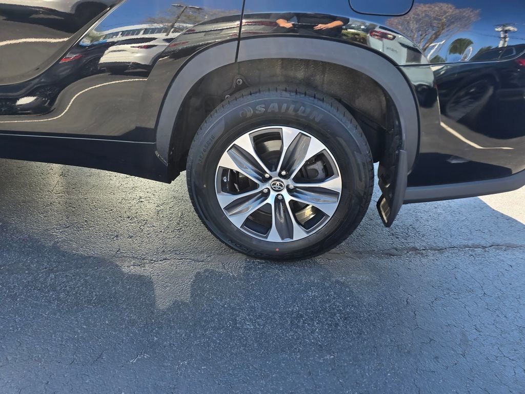 Used 2023 Toyota Highlander Hybrid XLE Sport Utility