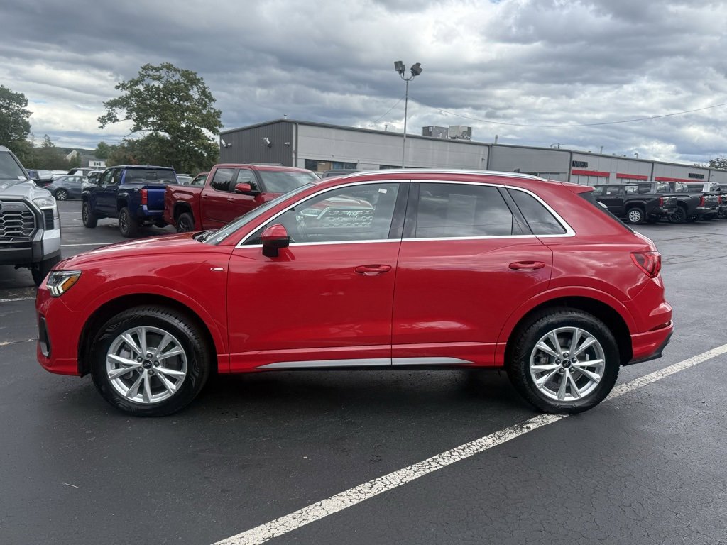 2024 Audi Q3 S line Premium photo 3