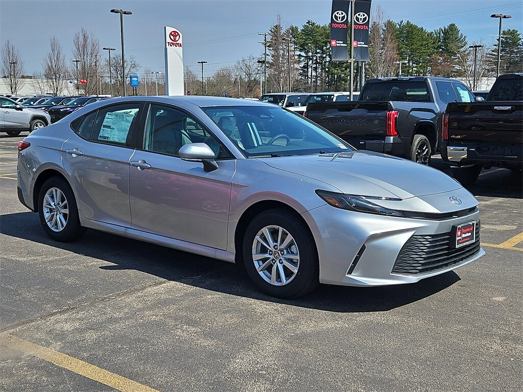2026 Toyota Camry LE photo 3