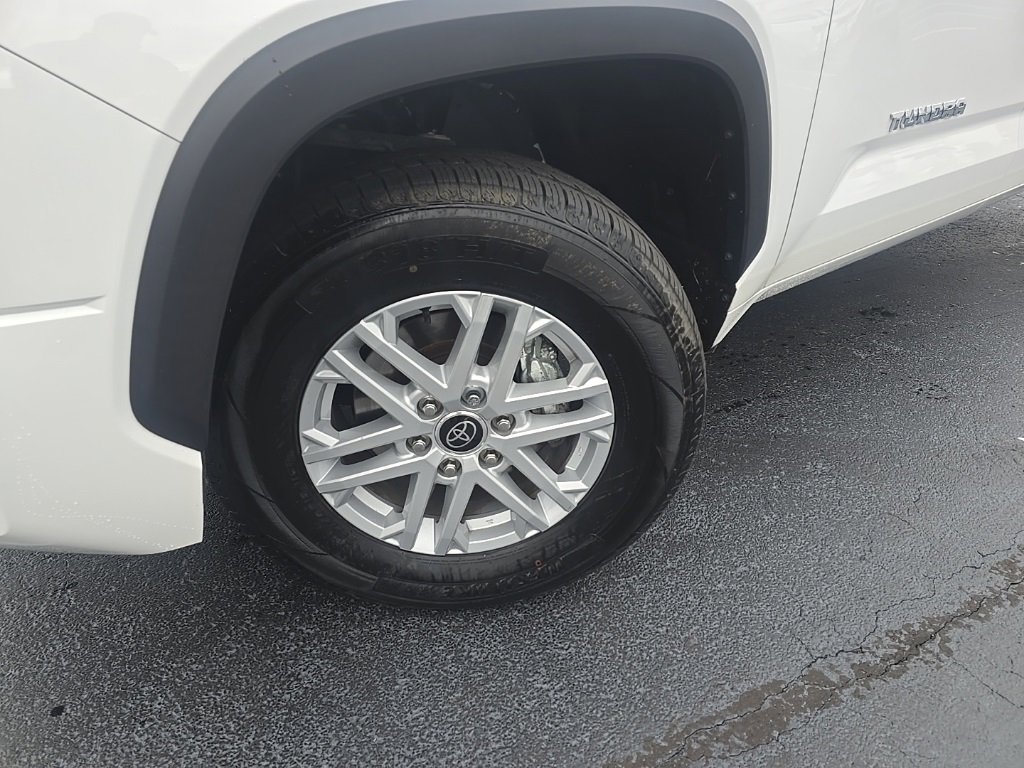 2023 Toyota Tundra SR5 photo 2