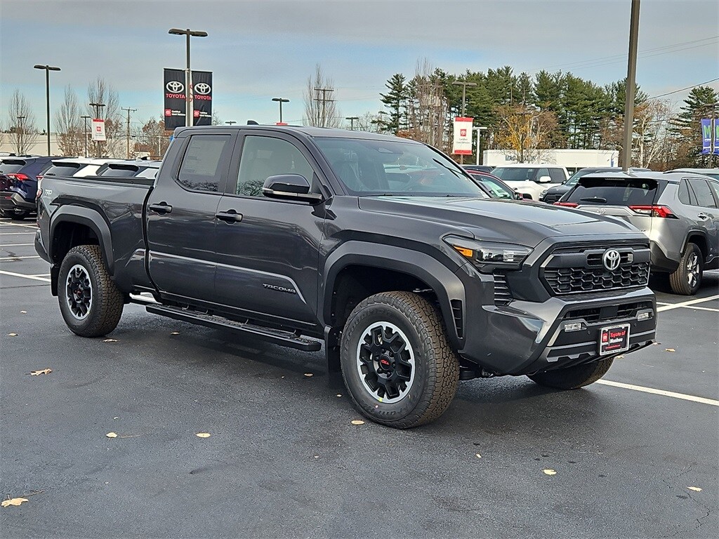 2025 Toyota Tacoma TRD Off-Road photo 3