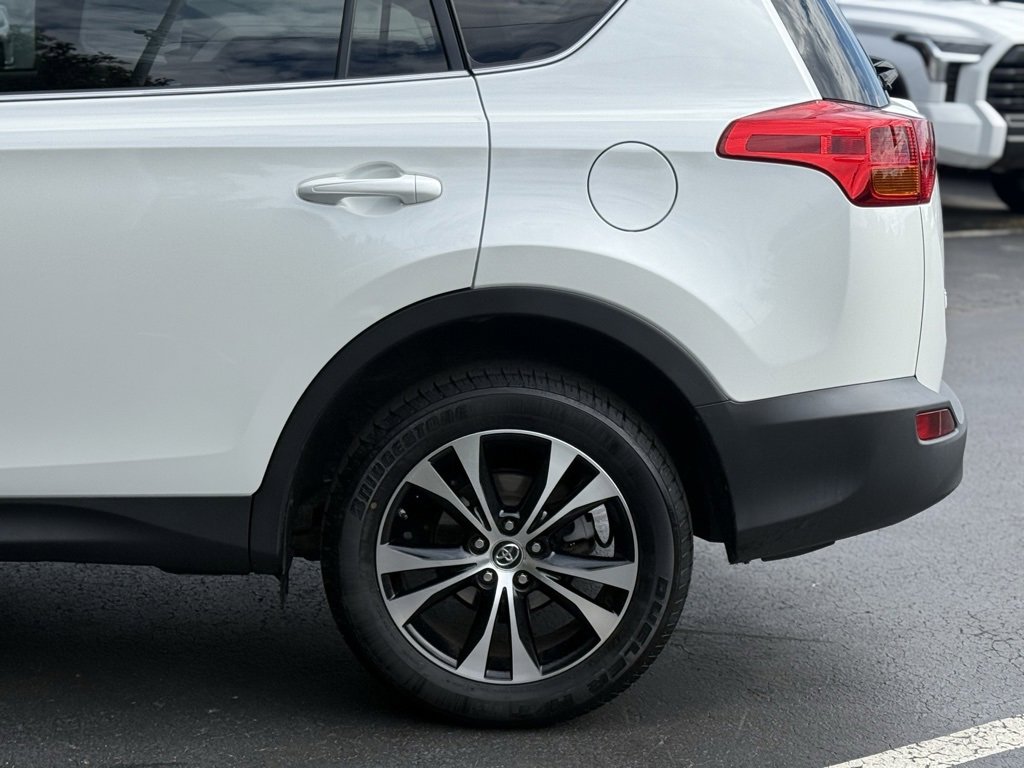 2015 Toyota RAV4 Limited photo 3