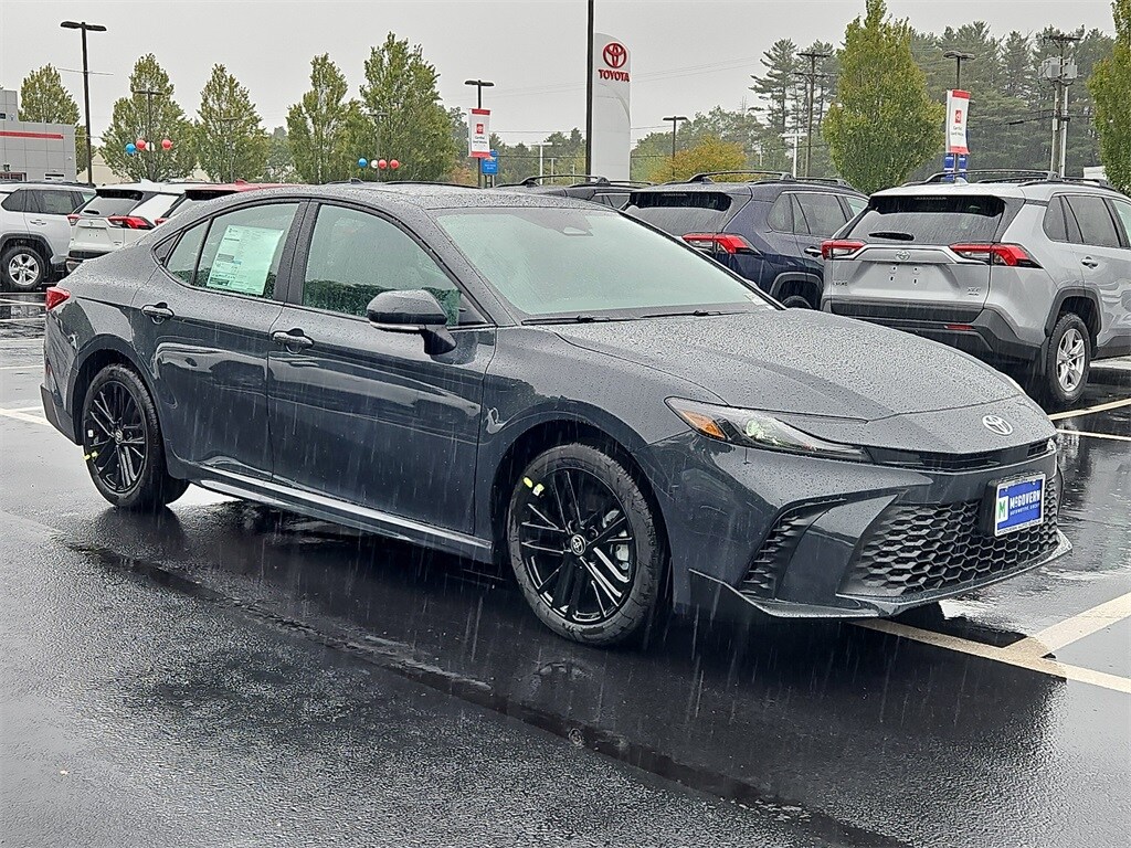 2026 Toyota Camry SE photo 2