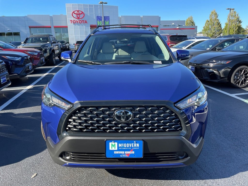 2024 Toyota Corolla Cross LE photo 2