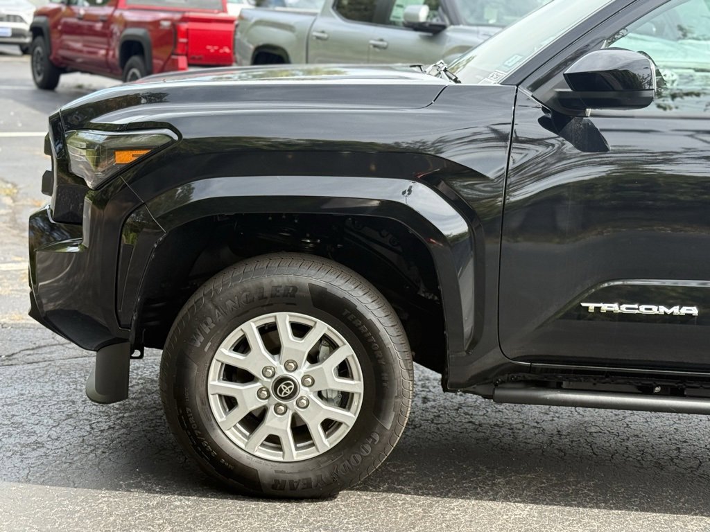 2025 Toyota Tacoma SR5 photo 2