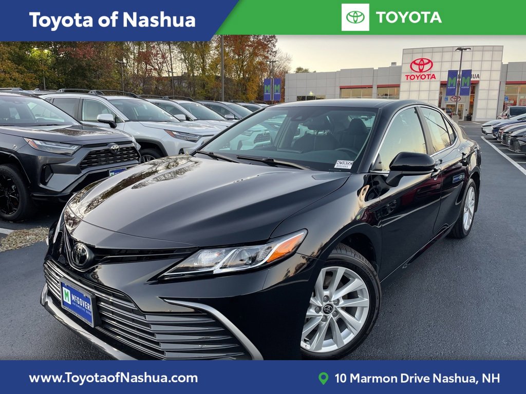 2023 Toyota Camry LE's photo