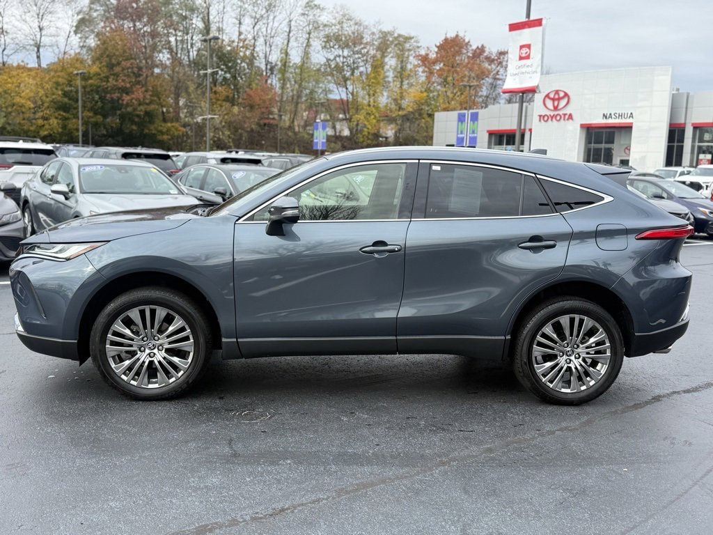 2022 Toyota Venza XLE photo 3