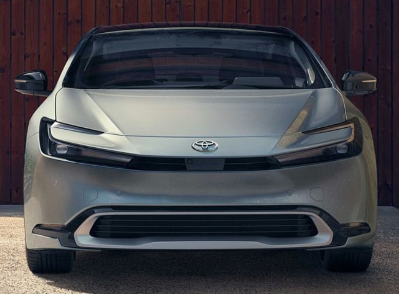 Silver Toyota Prius front view