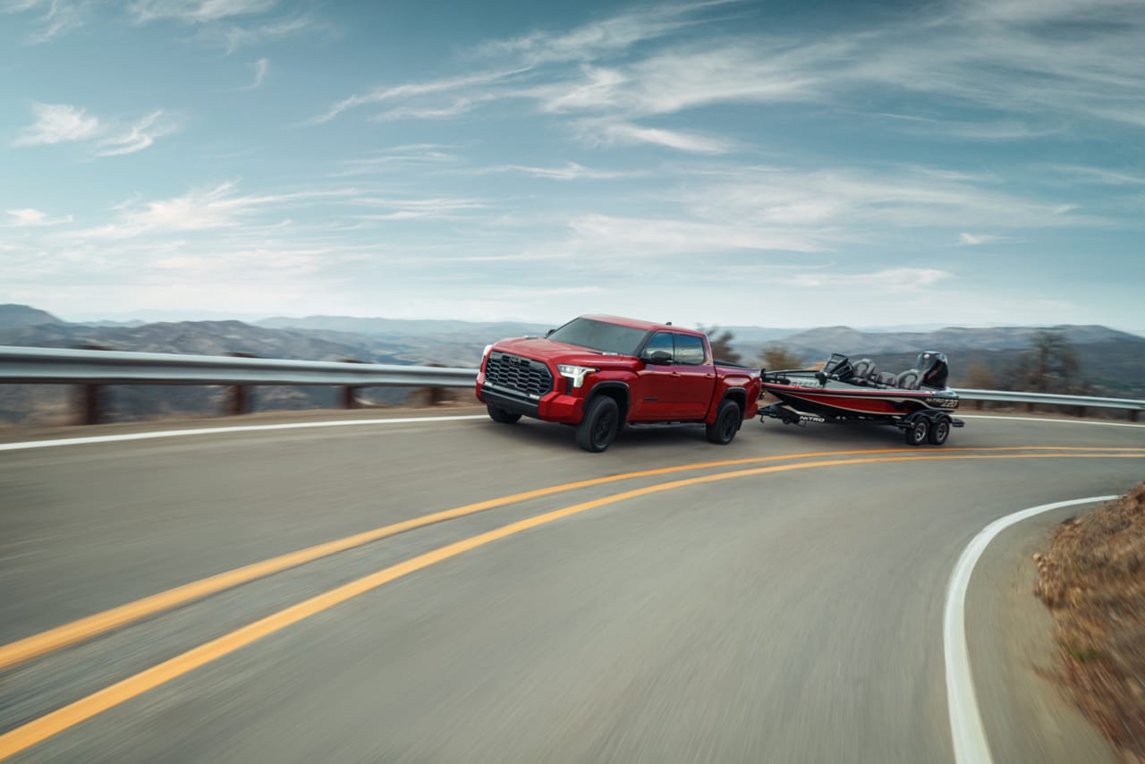 Toyota Tundra Hybrid towing a trailer