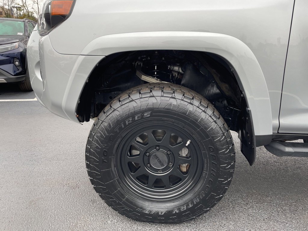 2021 Toyota 4Runner SR5 photo 3