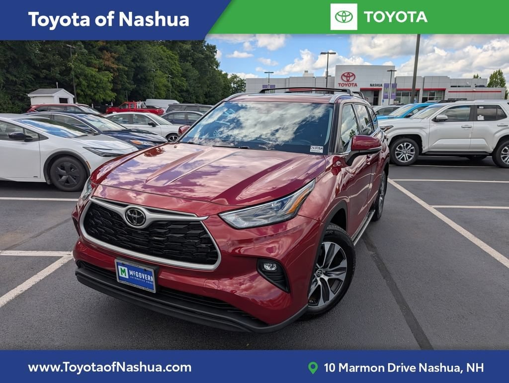 Used 2022 Toyota Highlander XLE Sport Utility