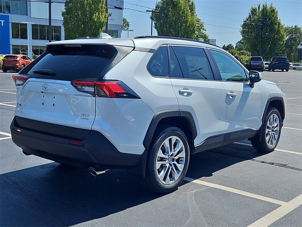 2025 Toyota RAV4 XLE Premium photo 2