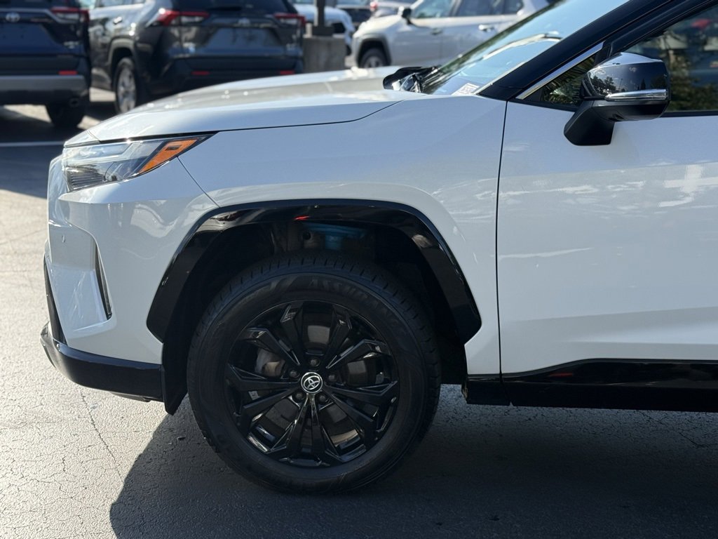 2022 Toyota RAV4 Hybrid XSE photo 2