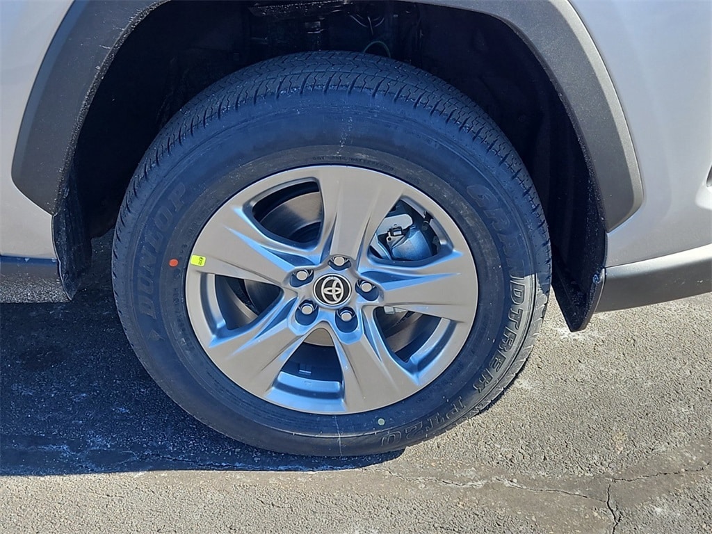 New 2025 Toyota RAV4 XLE SUV