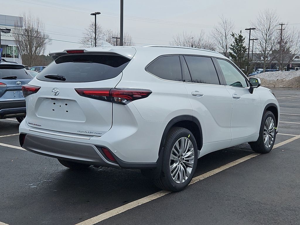 New 2026 Toyota Highlander Platinum SUV