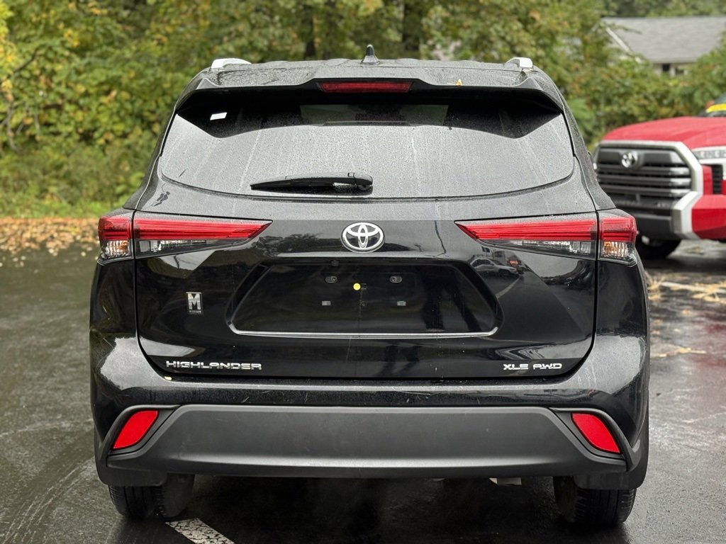2023 Toyota Highlander XLE photo 3
