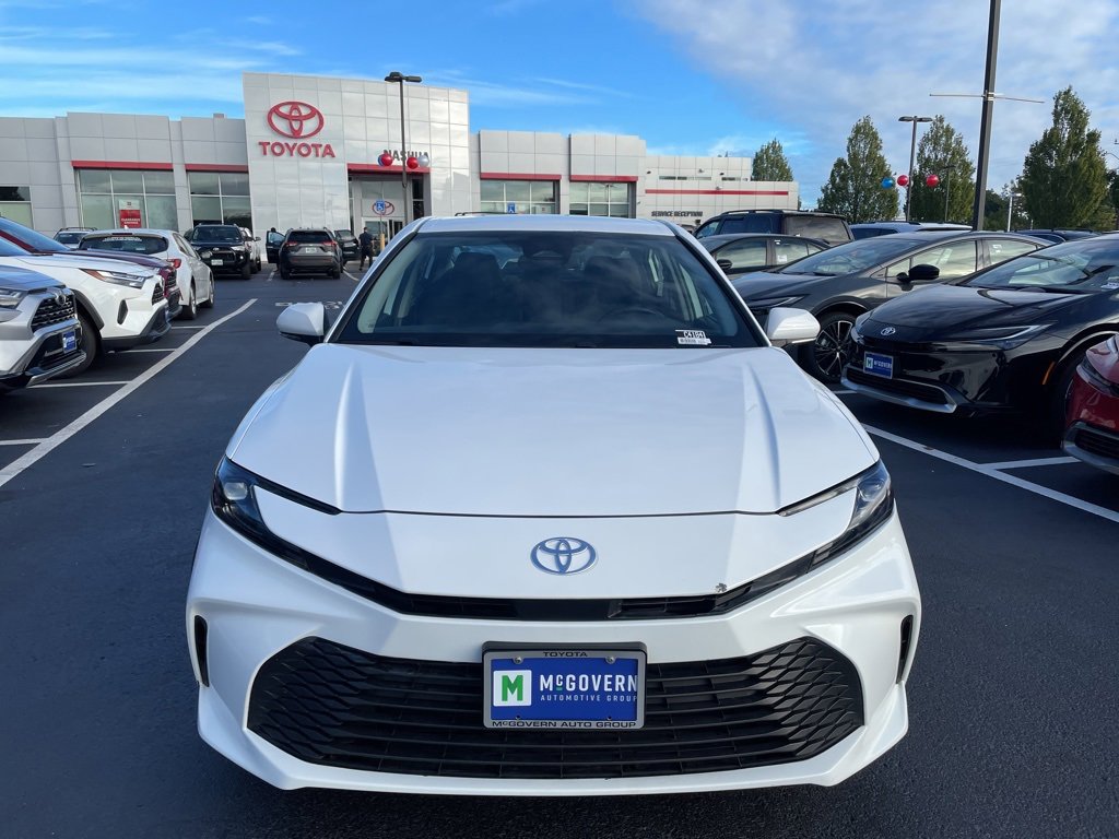 2025 Toyota Camry LE photo 2