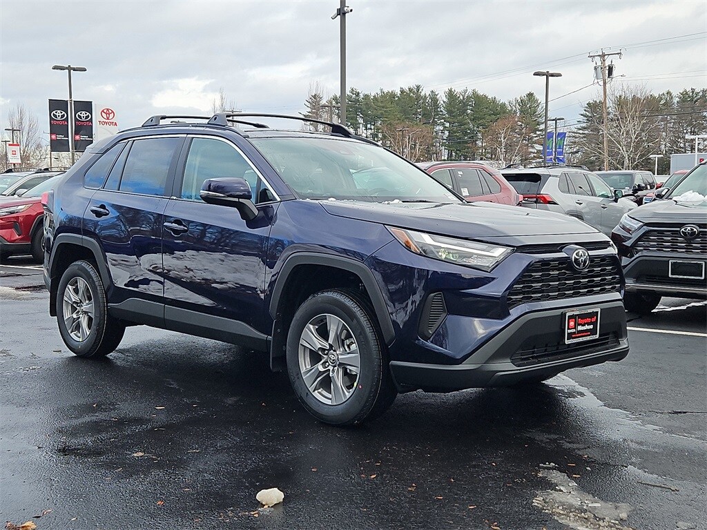 2025 Toyota RAV4 XLE photo 2