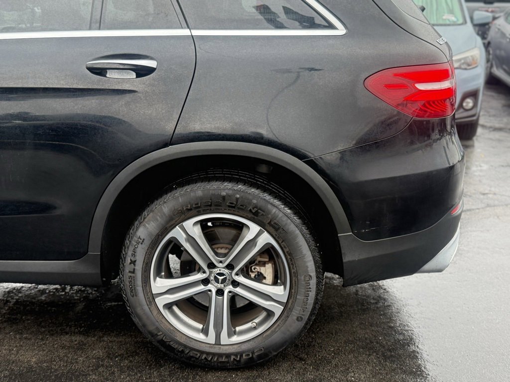 2019 Mercedes Benz GLC 300 4MATIC photo 3