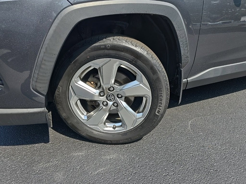 Certified 2021 Toyota RAV4 XLE Premium with VIN 4T3B6RFV0MU041521 for sale in Kansas City