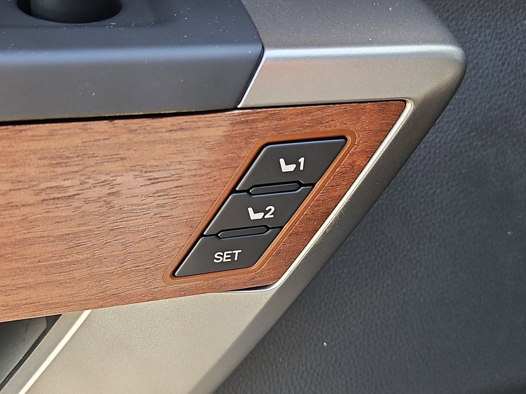 2026 Toyota Tundra 1794 Edition - Photo 17