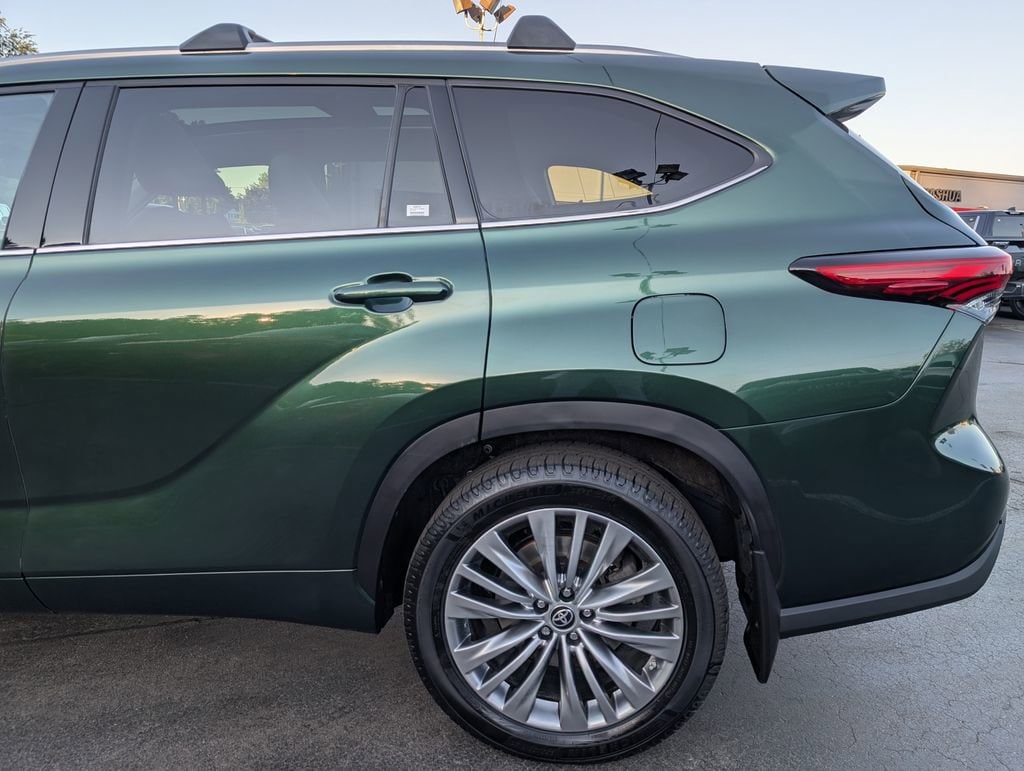 Used 2023 Toyota Highlander Platinum Sport Utility