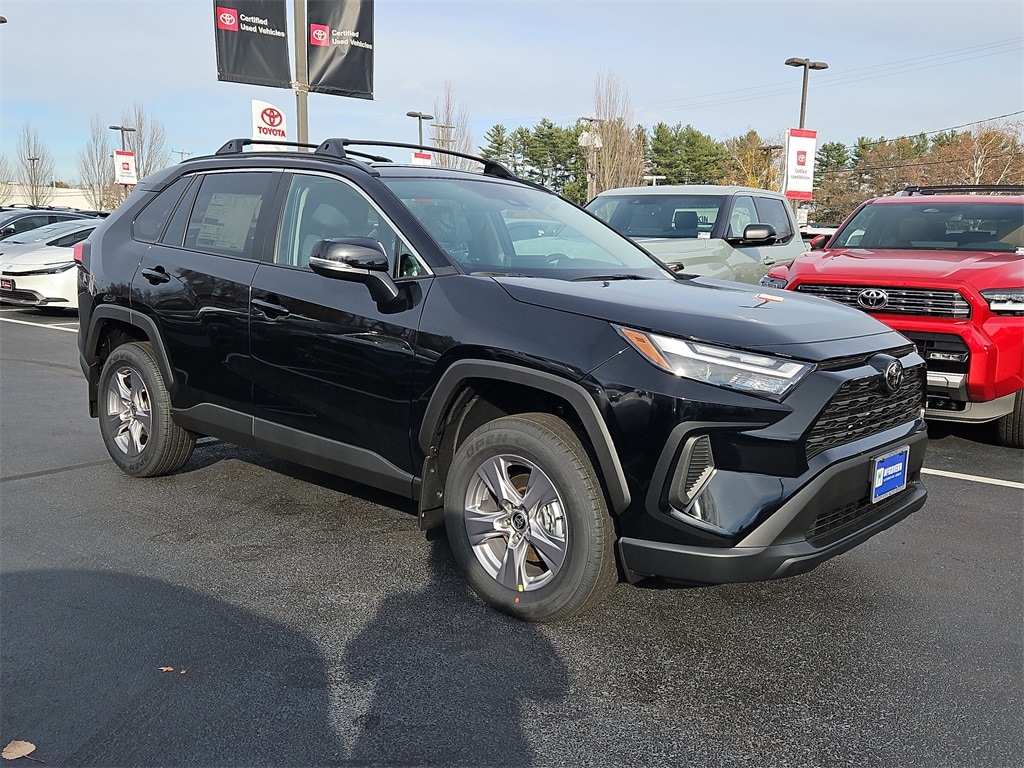 2025 Toyota RAV4 XLE photo 2
