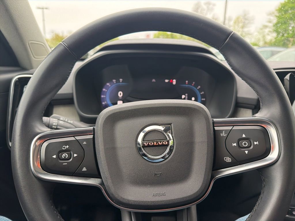 2023 Volvo XC40 Plus - Photo 24