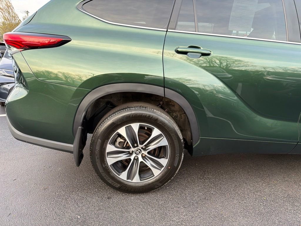 Used 2023 Toyota Highlander XLE Sport Utility