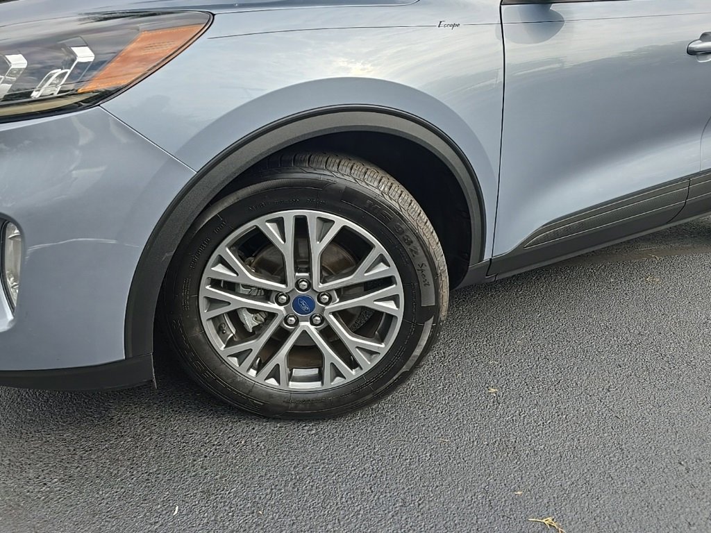 2022 Ford Escape SEL photo 2