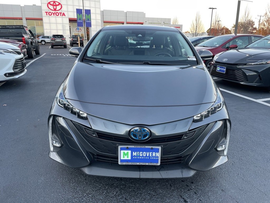 2021 Toyota Prius Prime Limited photo 2