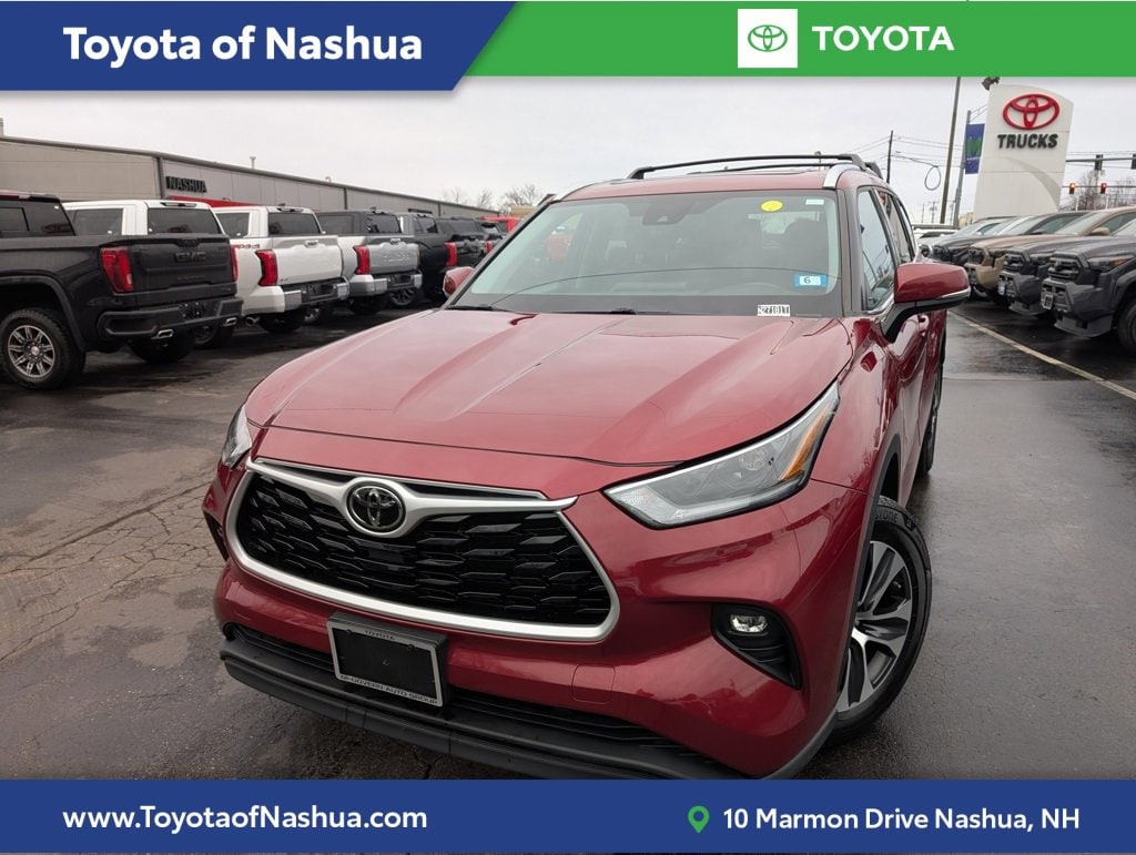 Used 2021 Toyota Highlander XLE Sport Utility