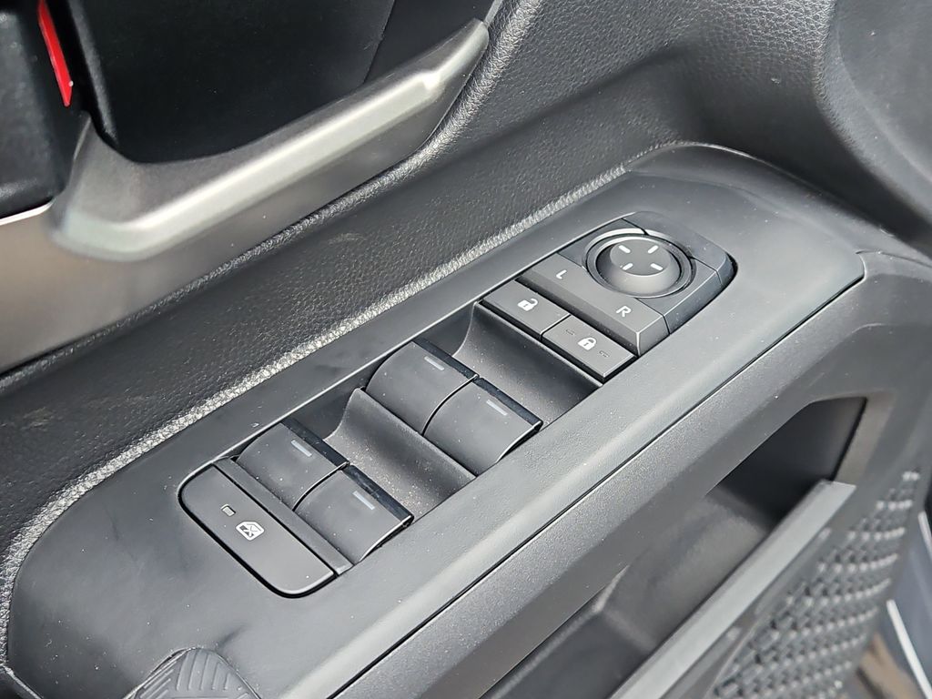 2025 Toyota Tacoma TRD Off Road - Photo 18