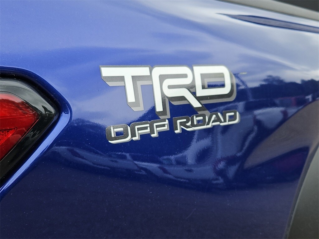 2025 Toyota Tacoma TRD Off-Road photo 3