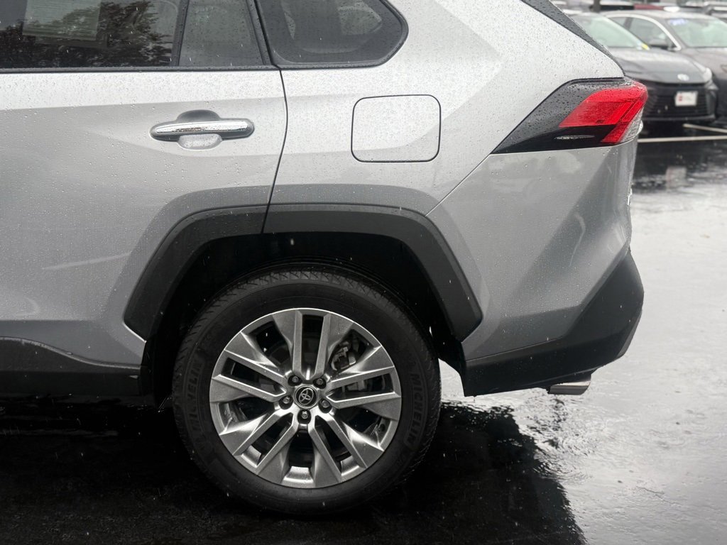 2023 Toyota RAV4 Limited photo 3