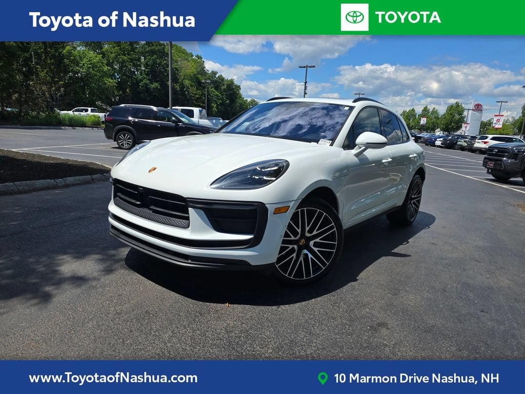 2023 Porsche Macan -'s photo