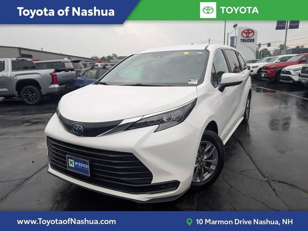 Certified 2025 Toyota Sienna LE Passenger Van