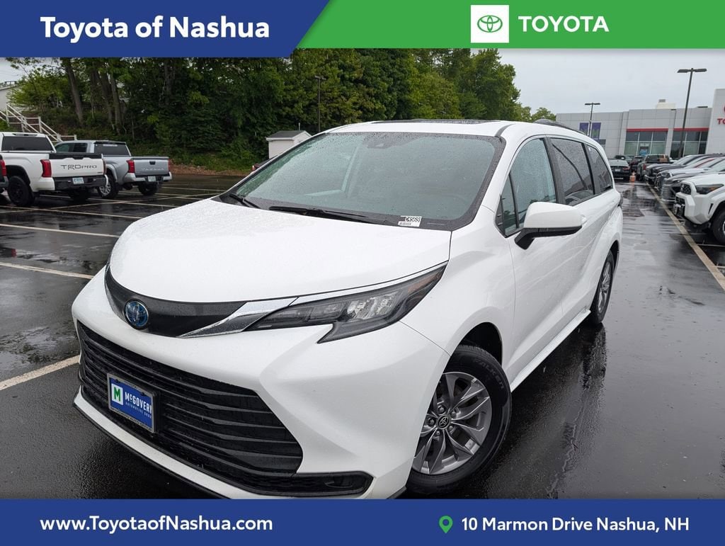 2024 Toyota Sienna LE 8-Passenger Hybrid AWD's photo