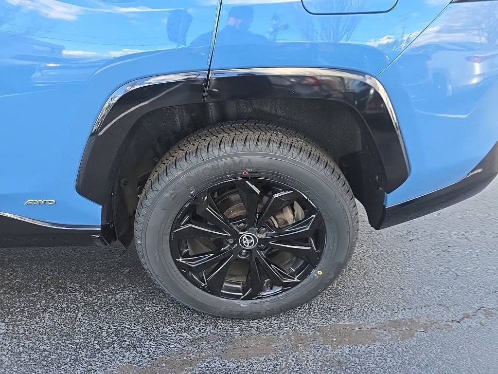 2024 Toyota RAV4 Hybrid SE photo 4